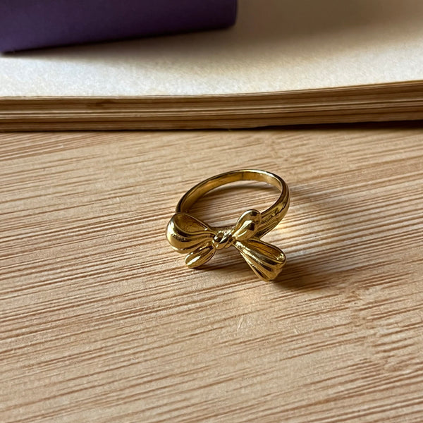 Bowtiful Love Ring