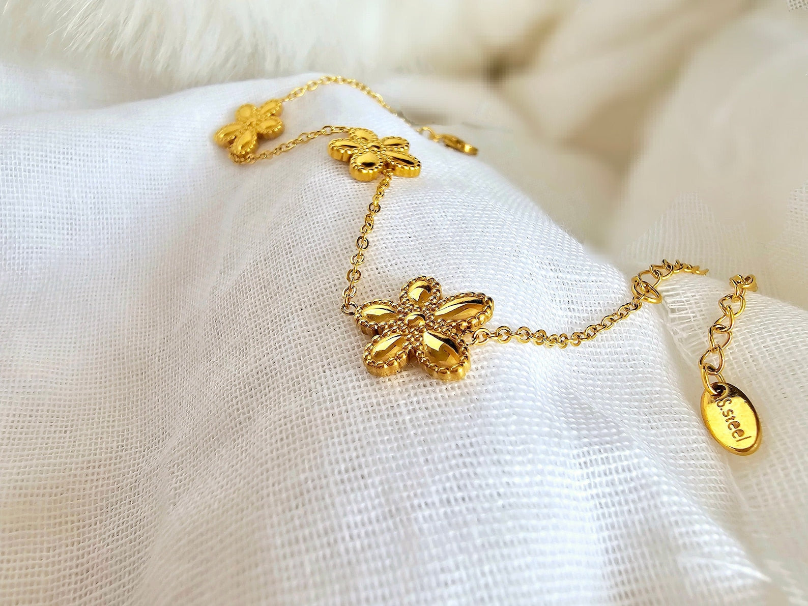 Tiny Floral Charm Bracelet