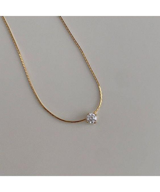 Exquisite Solitaire Necklace (Rose Gold)