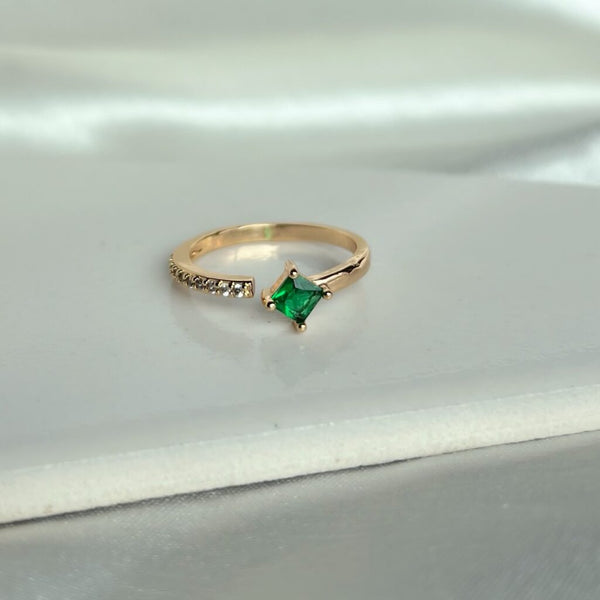 Aurora Emerald Ring